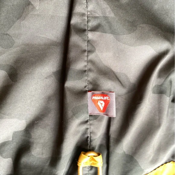 vuori Truckee Insulated Vest 2.0 - Picture 7 of 10